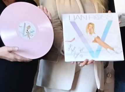 V-2 Lian Ross-2